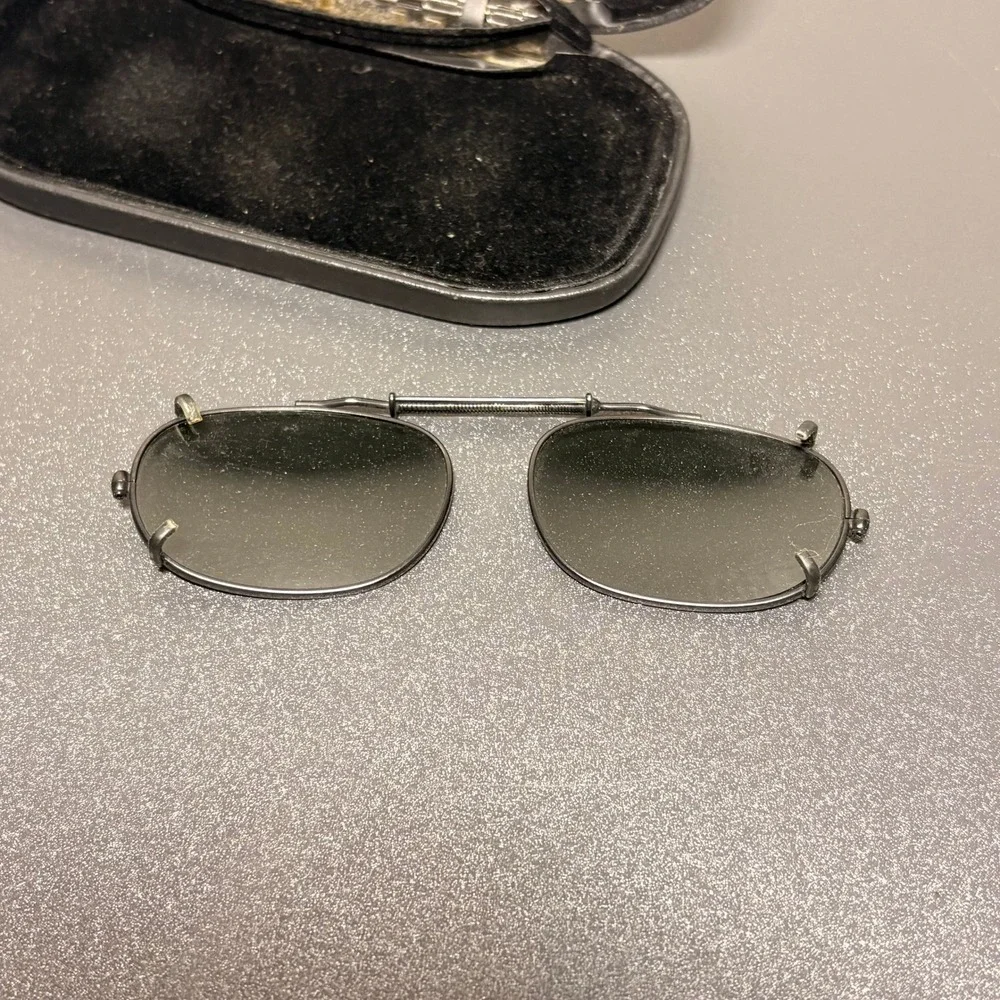 Polar Optics ClipOn‎ Sunglasses Unisex OS Black Excellent Polarized 2 Pairs Case